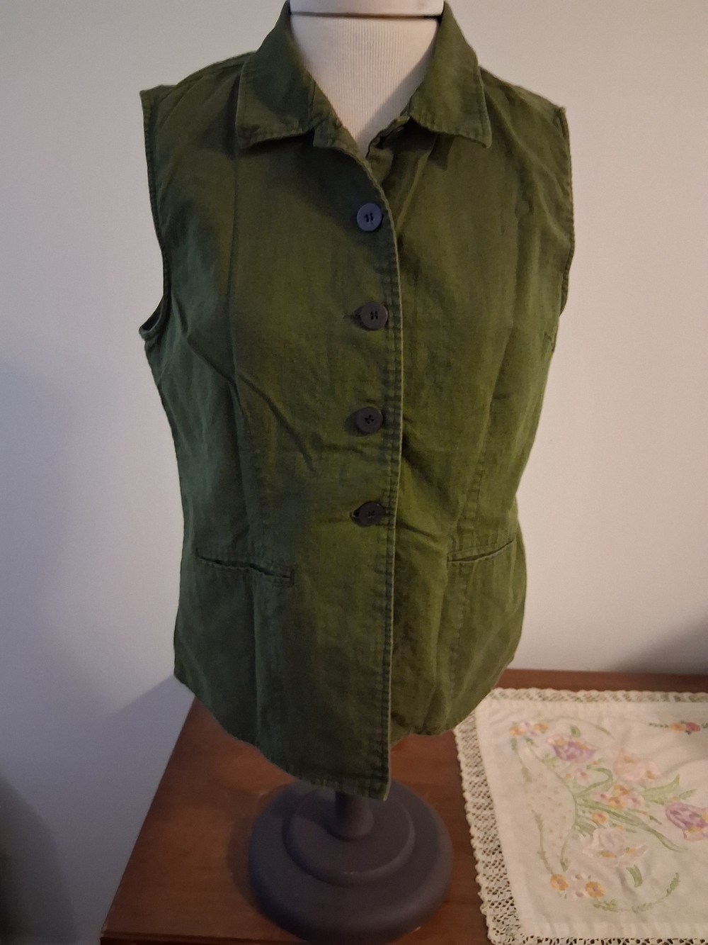 Kathie Lee Collection Olive Green Sleeveless Button-Down Shirt Vest